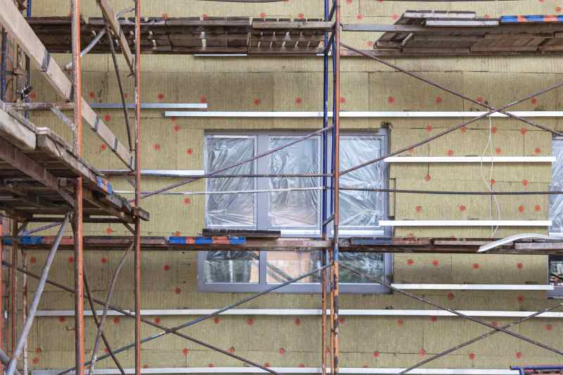 Jak efektywnie wykorzystać szalunek tracony do budowy stropów, nadproży i słupów fundamentów