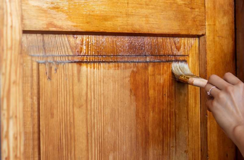 Odnawianie drzwi w stylu vintage wood – inspiracja od Yan Ciesla